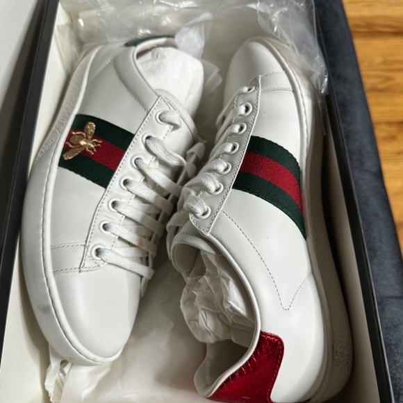 Gucci Ace Bee Sneakers - Picture 2 of 6